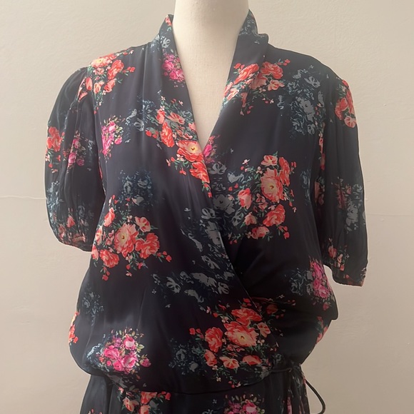 New Rococo Sand dress . - Picture 2 of 14